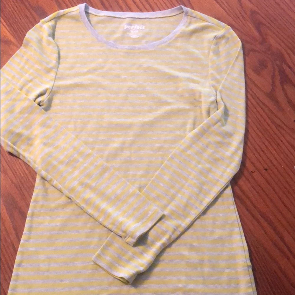 Old Navy Perfect Long Sleeve Petite TShirt Medium